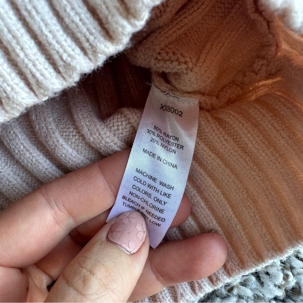 CALI BE cropped v neck sweater M NEW - Picture 4 of 6